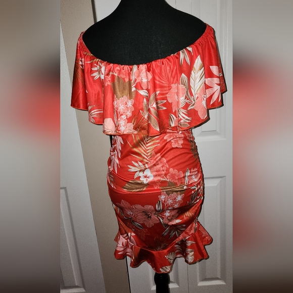 Off-shoulder Ruffle Trim Dress - Picture 3 of 4